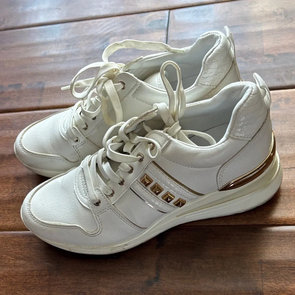 Aldo Women's White Leather Sneakers - Picture 9 of 10
